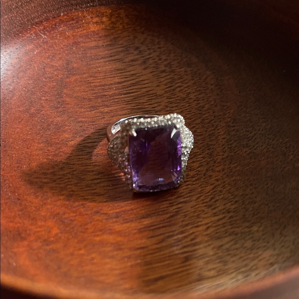Elegant Purple Gemstone Ring